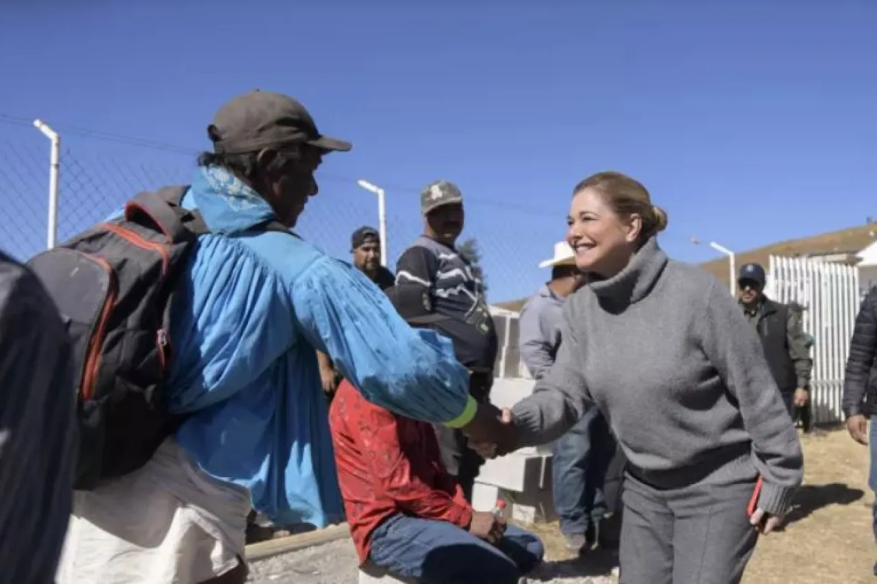 Entrega Estado 20 toneladas de maíz y frijol a familias de Batopilas