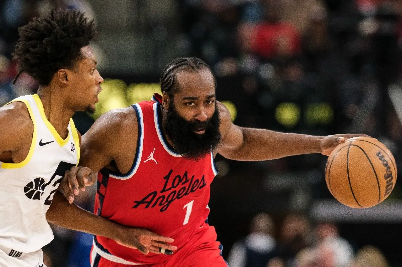 James Harden y los Clippers atropellan al Jazz