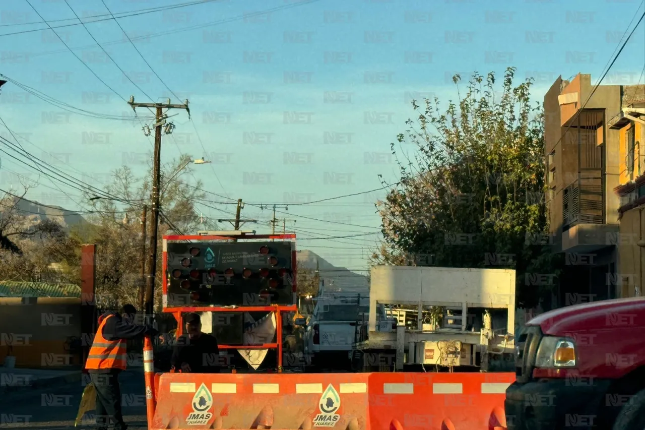 Reemplazo de colector mantiene cerrado tramo de la calle Bolivia