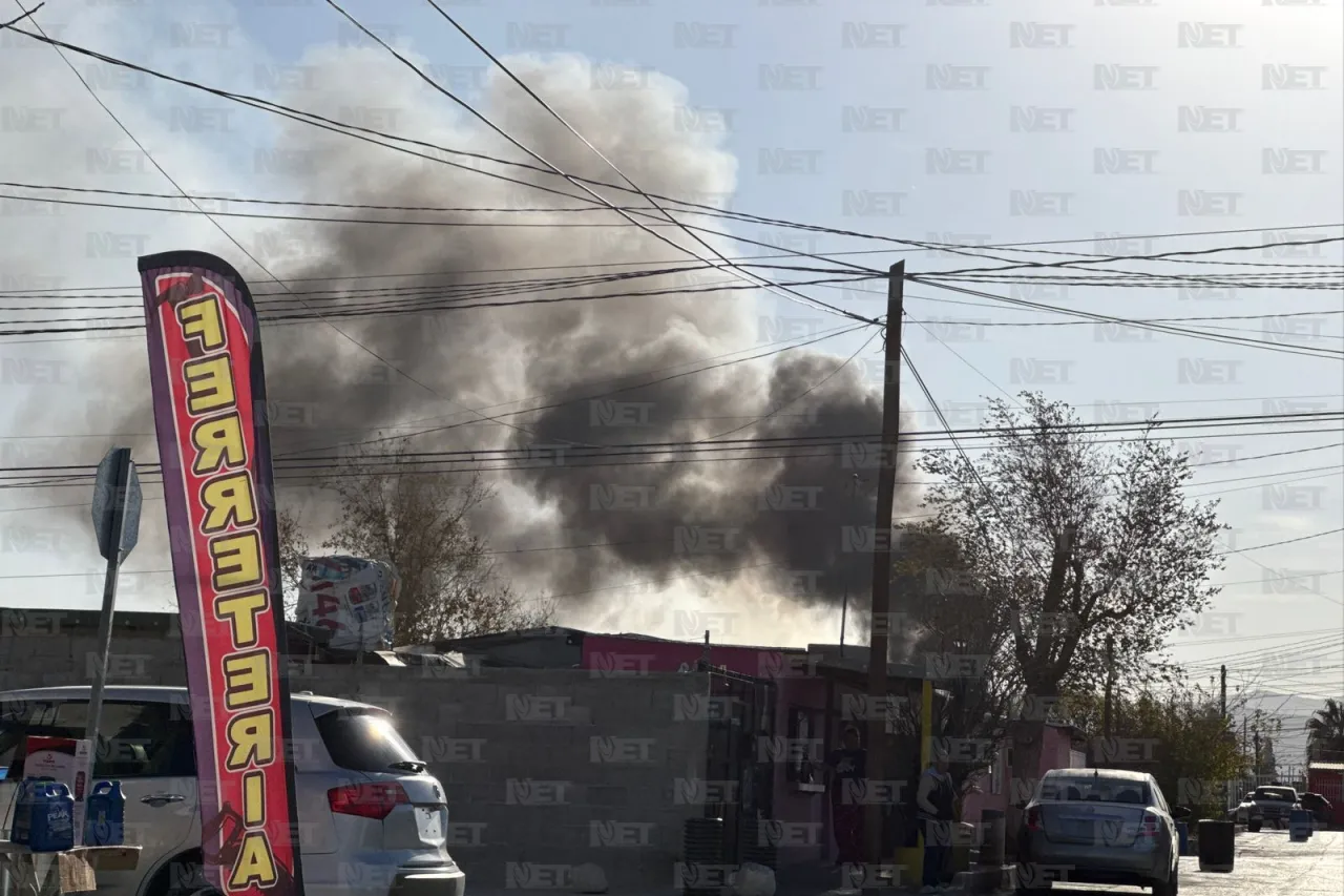 Juárez: Quema de cuetes provoca incendio en dos viviendas