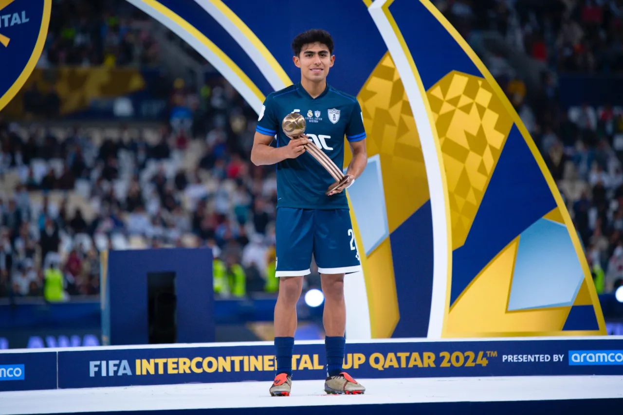 Elías Montiel, de 19 años, es balón de bronce tras final ante Real Madrid