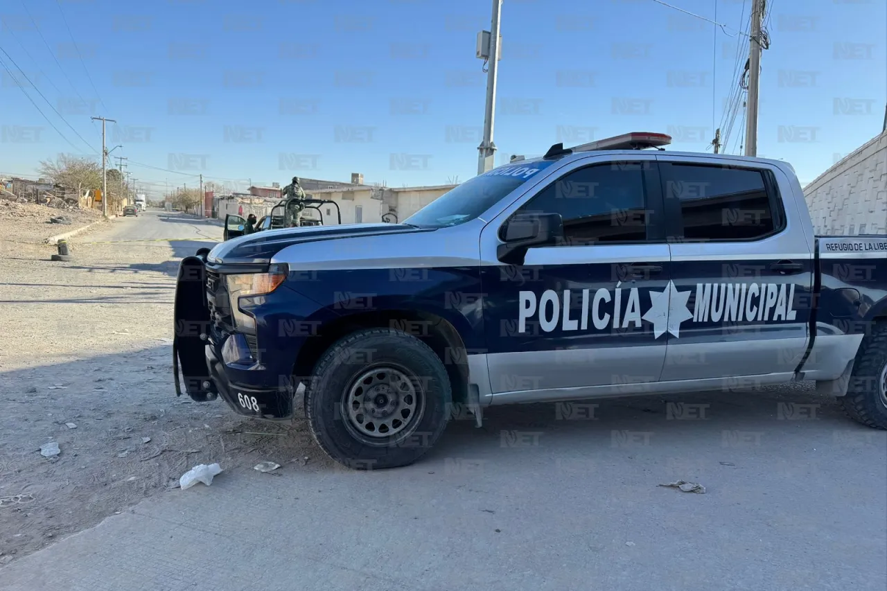 Hallan a hombre sin vida en casa abandonada cerca de las vías del tren