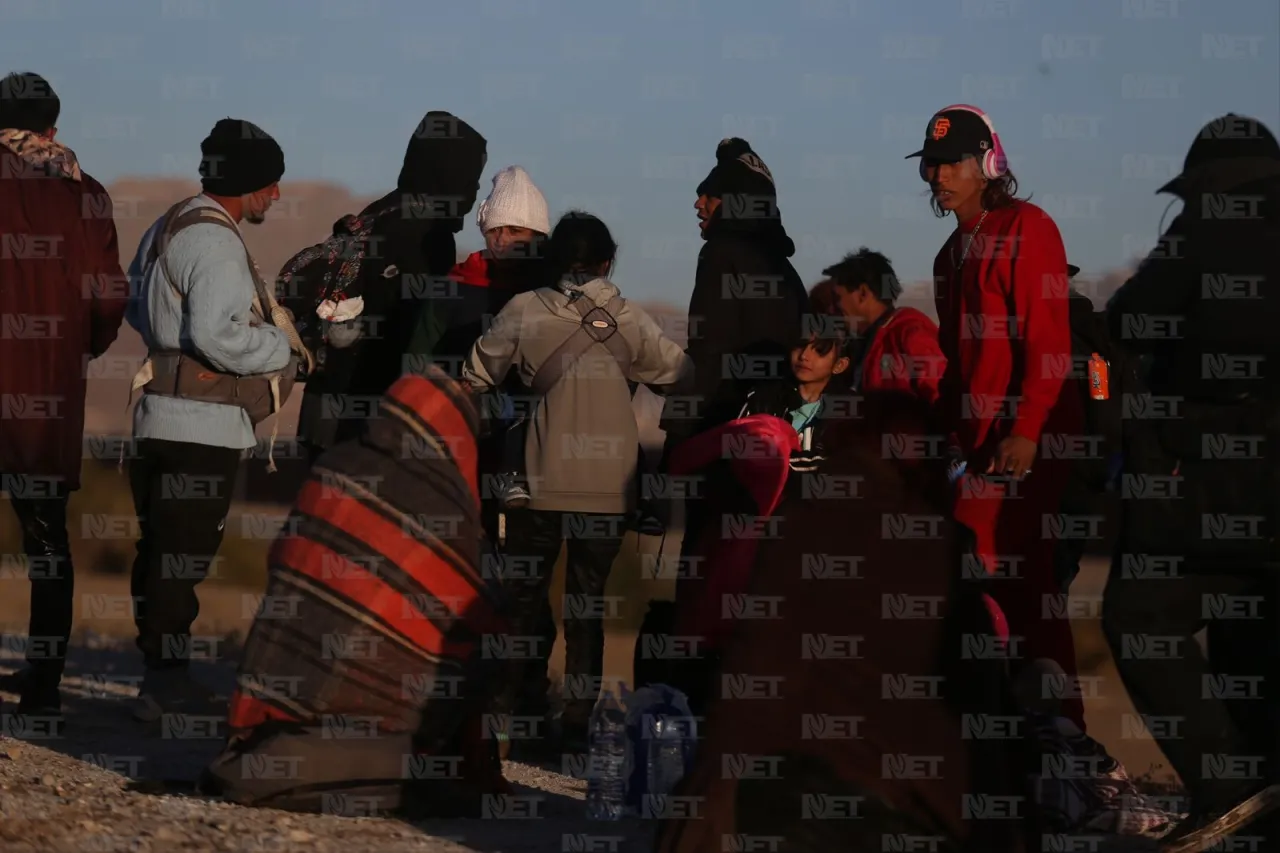 Dispersan con gas lacrimógeno a migrantes que trataban de cruzar a ELP