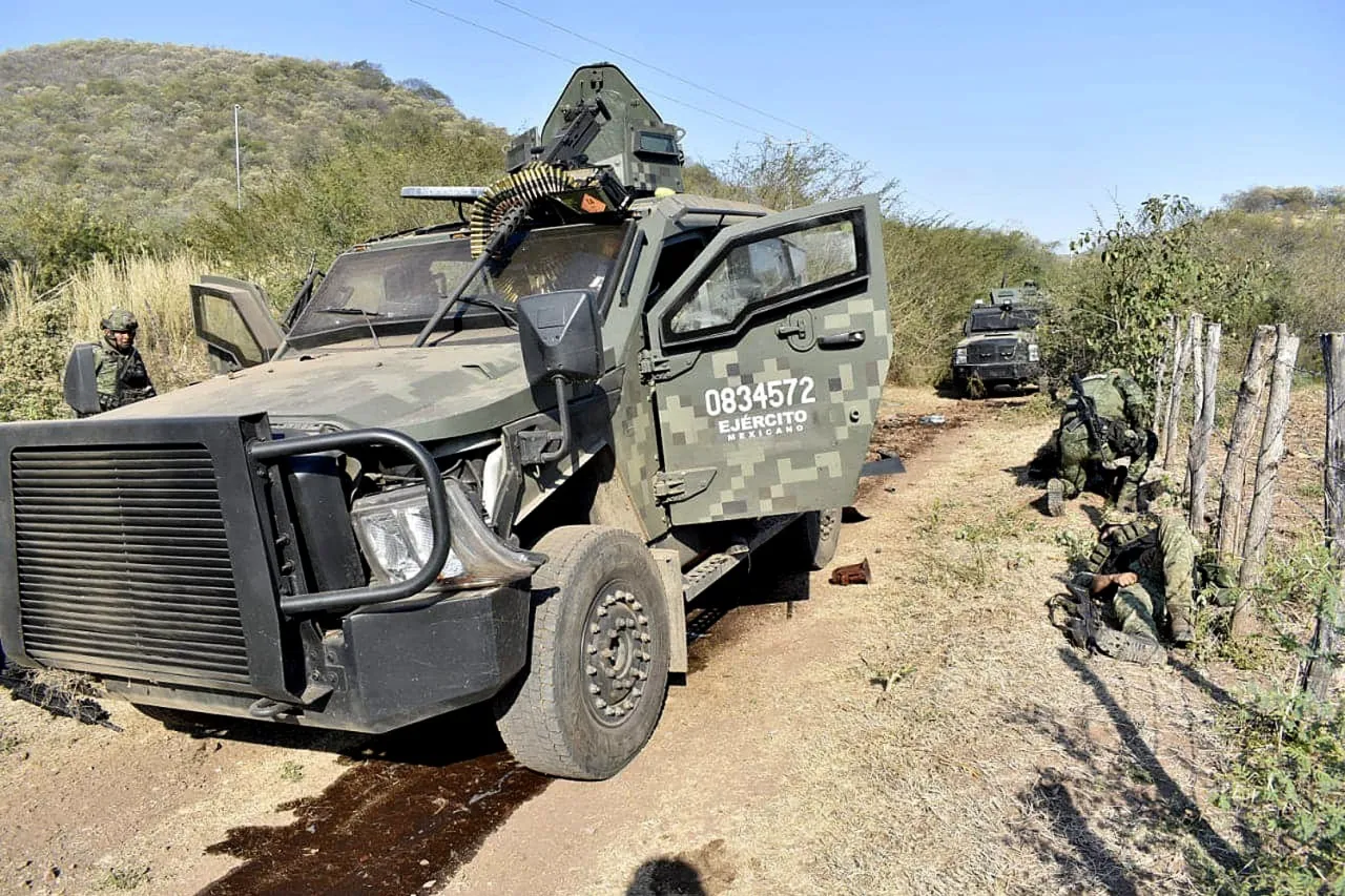 Mueren 2 militares por explosión de una mina en Michoacán