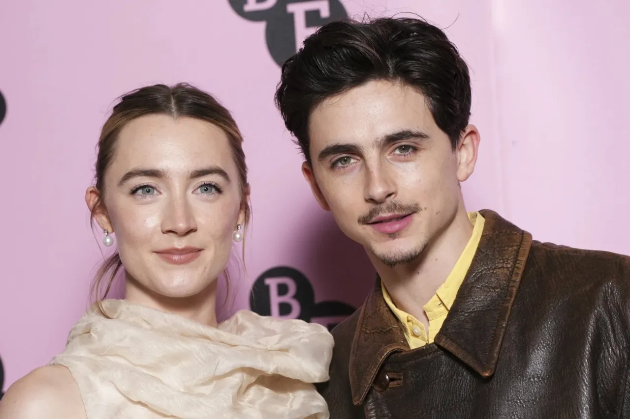 Timothée Chalamet y Saoirse Ronan hablan sobre fama y amistad