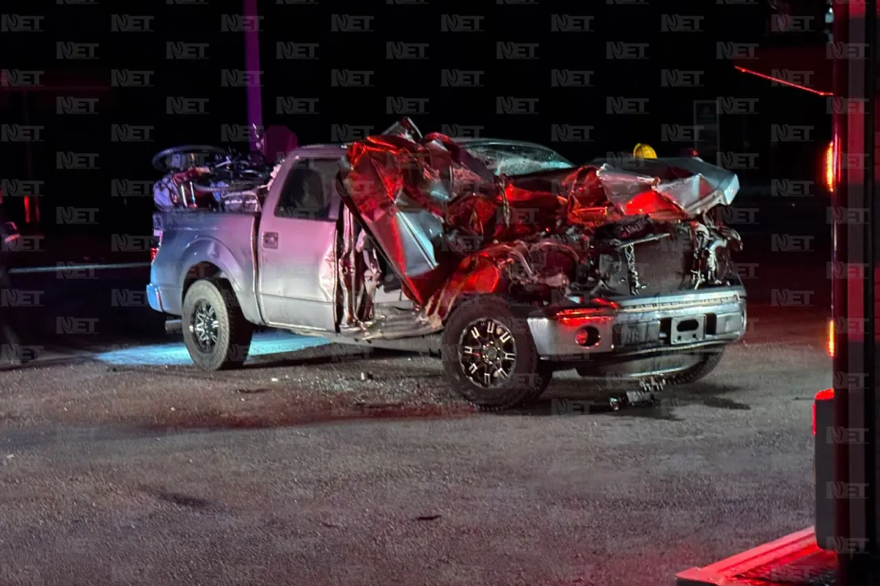 Sufren paisanos aparatoso accidente tras ingresar por el cruce de Santa Teresa