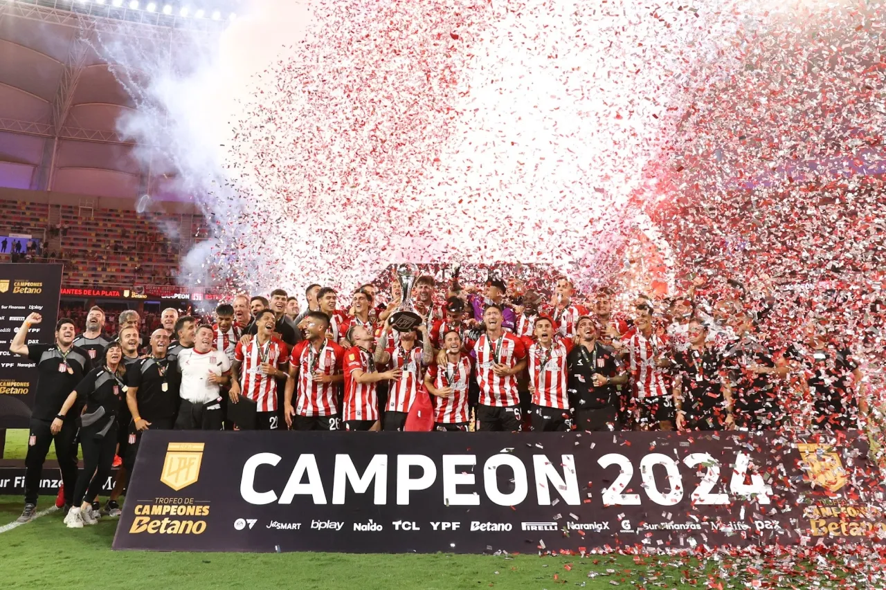 Argentina: Estudiantes golea a Vélez y se queda con el Trofeo de Campeones