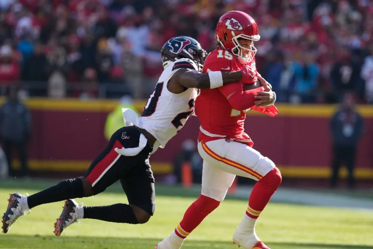 Vencen Chiefs a Texans con todo y lesión de Mahomes