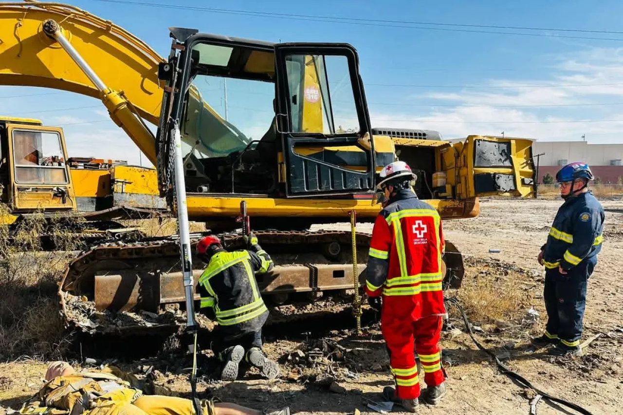 Equipo de Rescate se capacitó para mejorar servicio