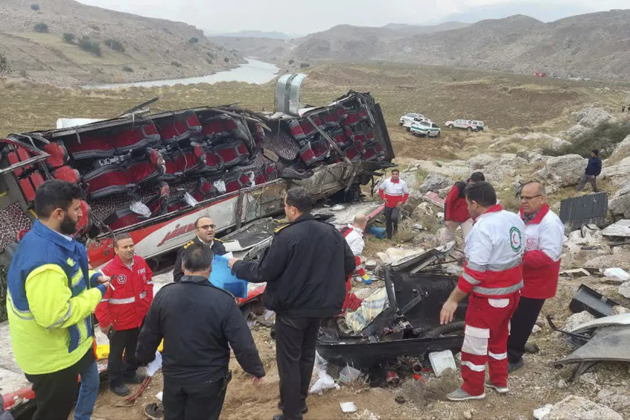 Accidente en zona remota deja 9 muertos y 14 heridos