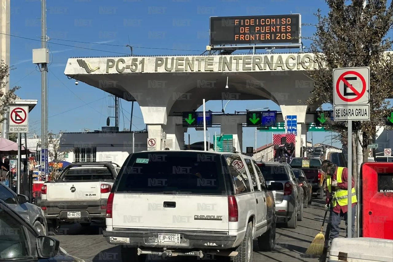 Filas de más de una hora para cruzar a El Paso