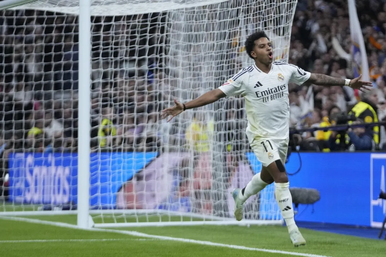 Real Madrid despide el año con una victoria de 4-2 sobre el Sevilla