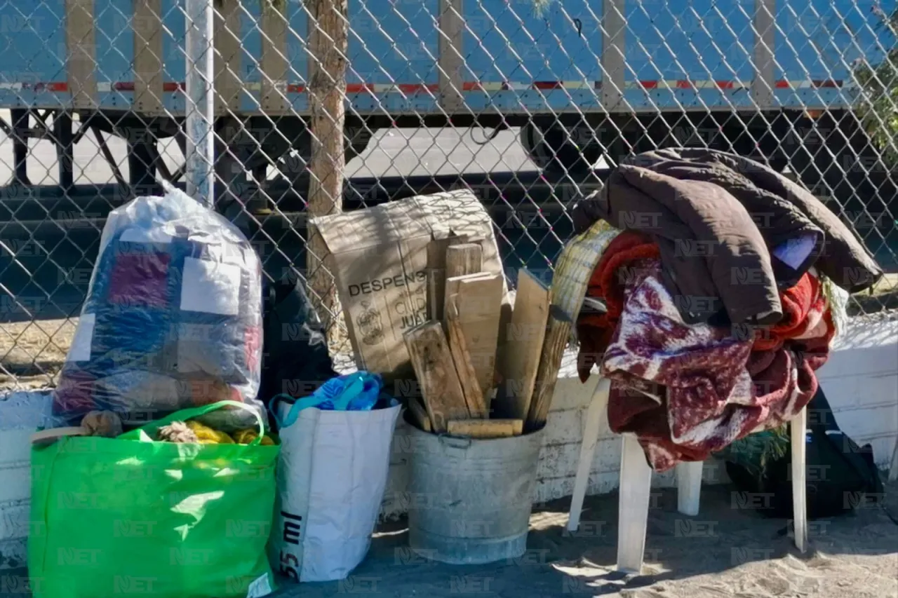 Familias acampan por una bicicleta de Santa Bombero