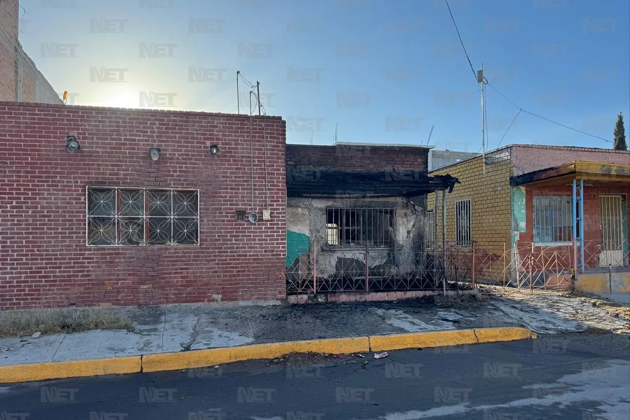 Incendio consume vivienda en la colonia San Antonio