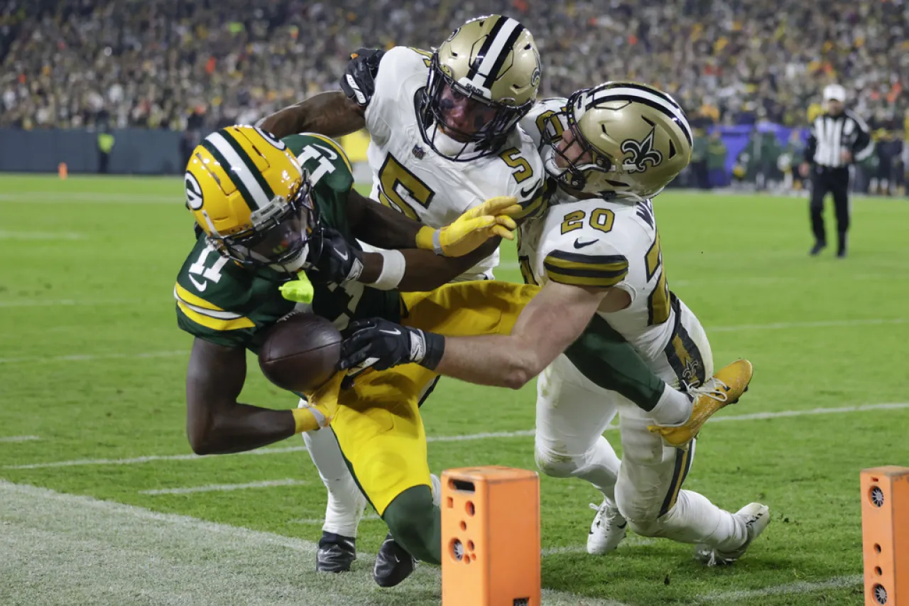 Packers aseguran lugar en playoffs tras paliza a Saints