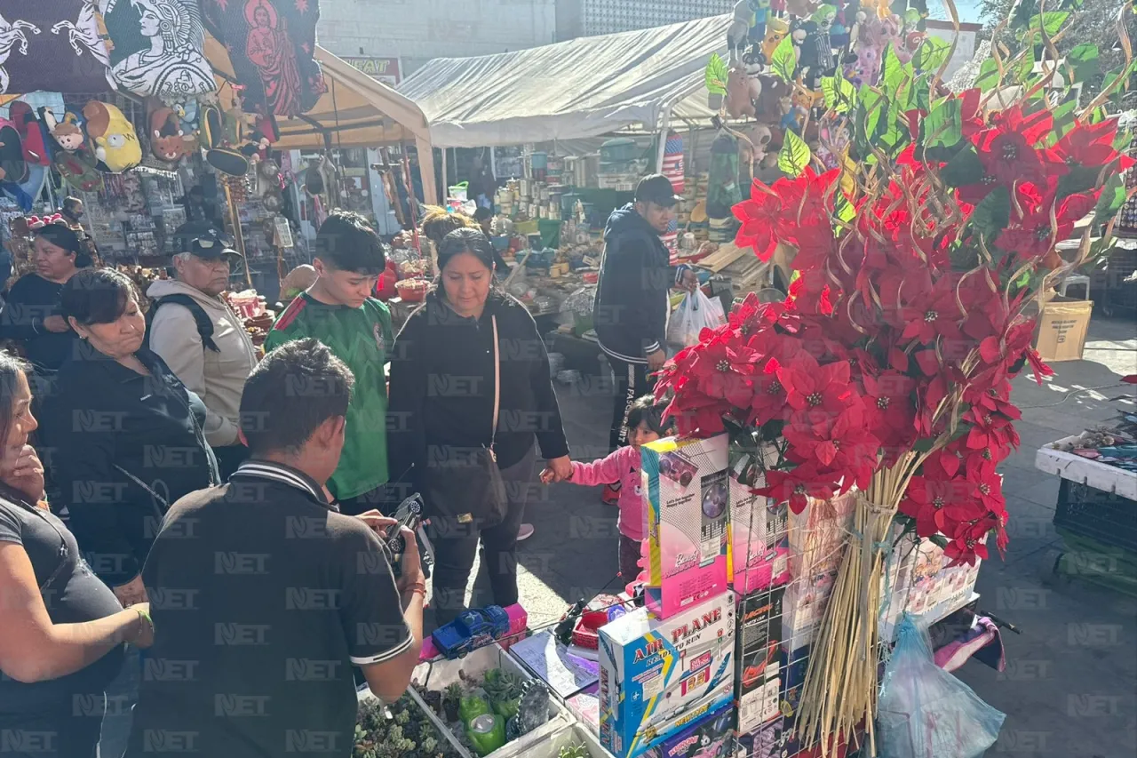 ¿Qué te falta? Juarenses hacen compras de última hora en el Centro