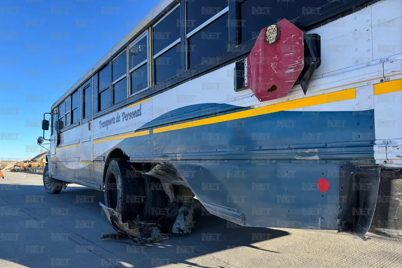 Choca Honda contra camión de personal en el Camino Real