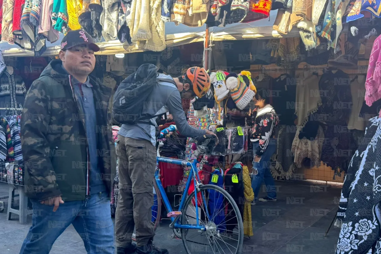 ¿Qué te falta? Juarenses hacen compras de última hora en el Centro