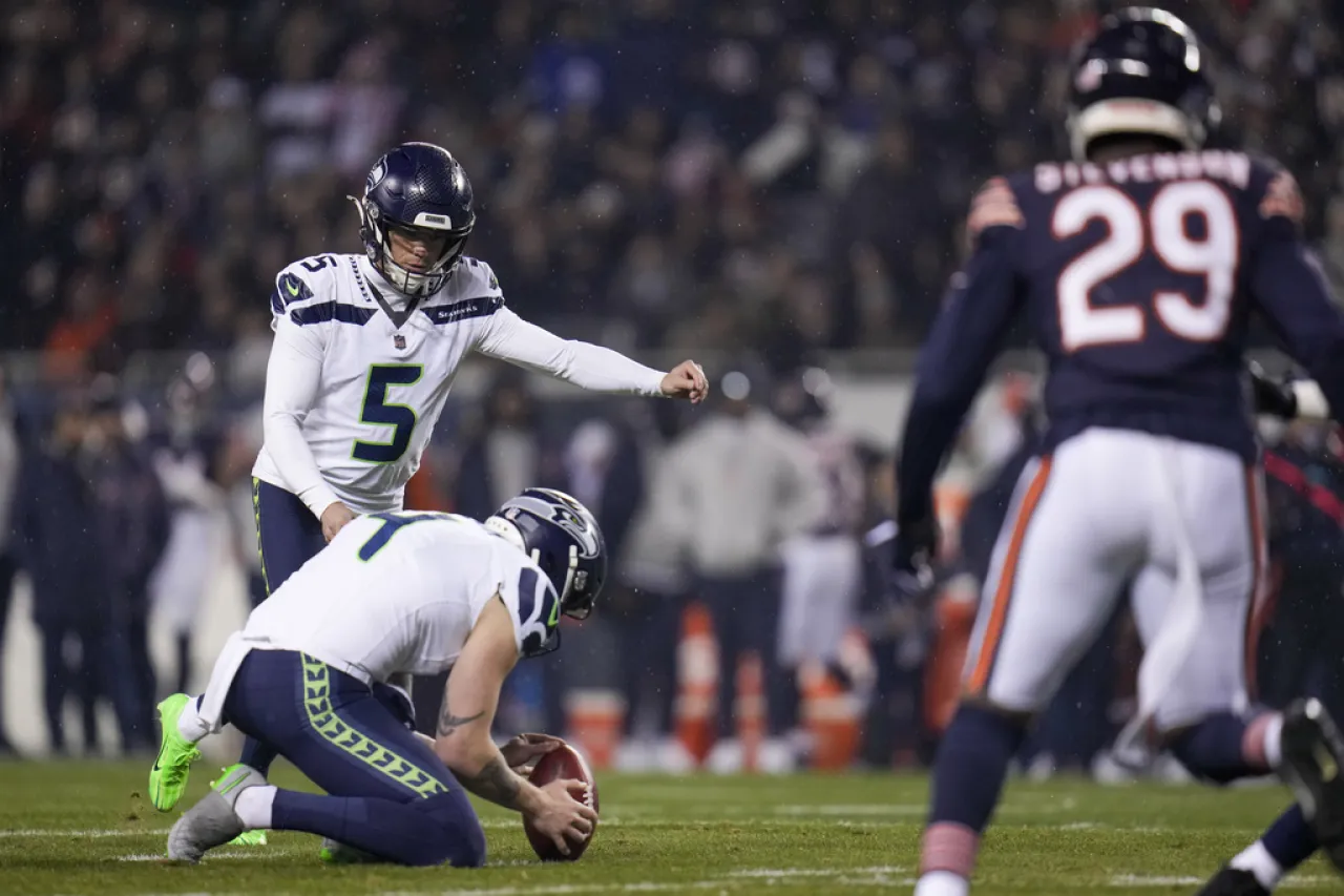 Derrotan Seahawks a Bears y avivan su ilusión de playoffs