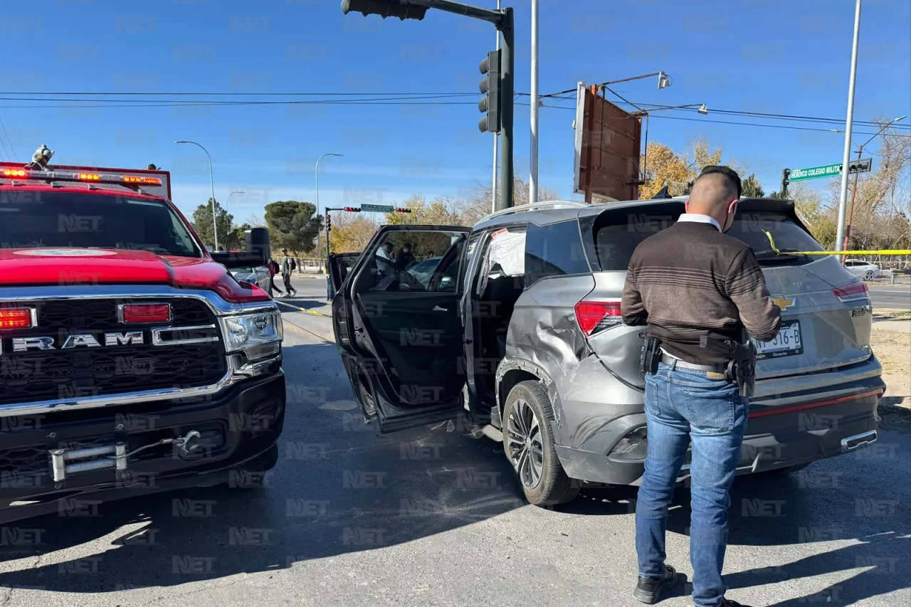 Se pasa el rojo y choca en la Costa Rica y Heroico; fallece hombre