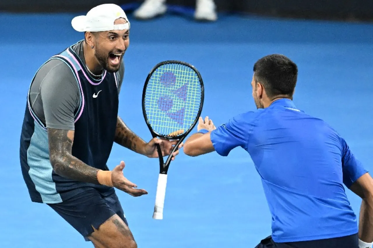 Kyrgios y Djokovic debutan con victoria en dobles de Brisbane