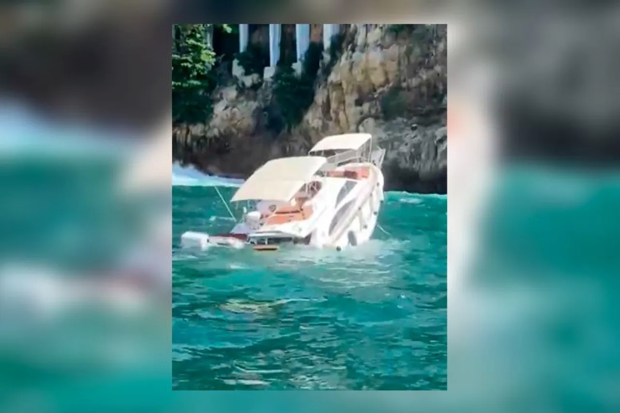 Yate de lujo se hunde en La Quebrada, Acapulco