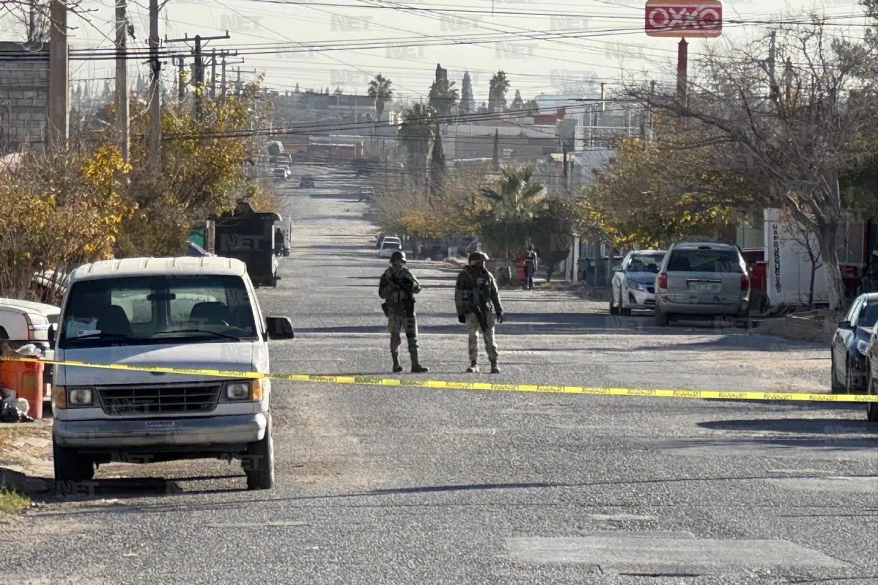 Hallan a hombre 'encobijado' en Lomas del Rey