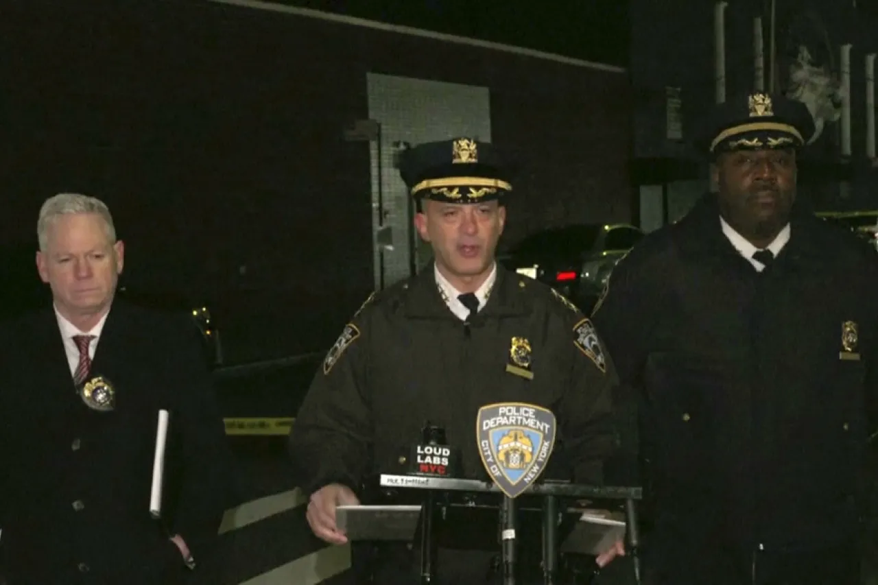 Hay 10 heridos tras un tiroteo frente a discoteca en NY