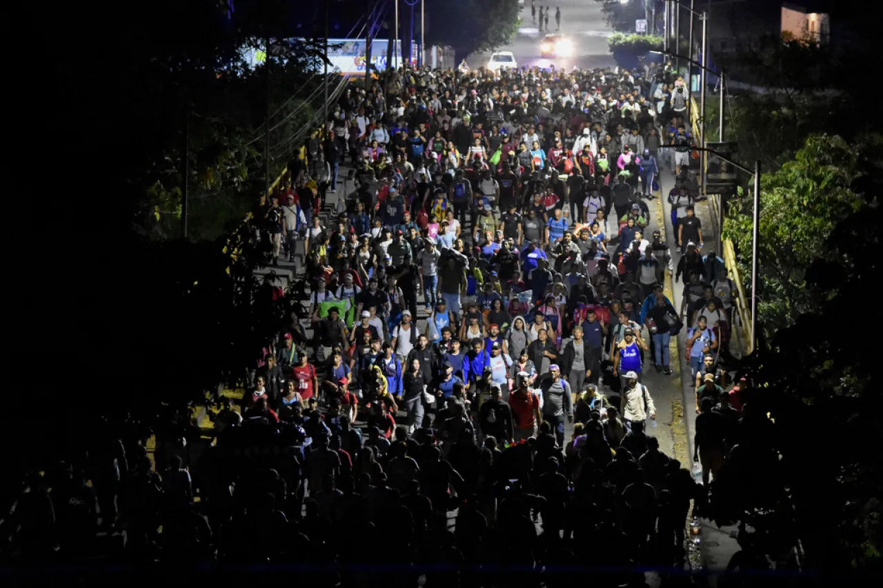 Sale otra caravana de migrantes del sur de México