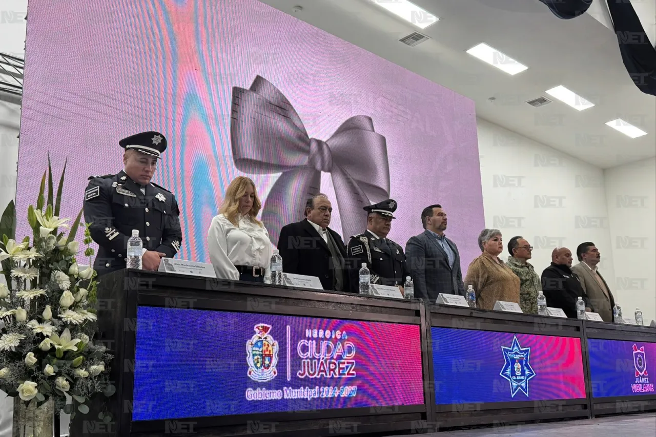 Fotos: Reconocen labor de policías con homenaje