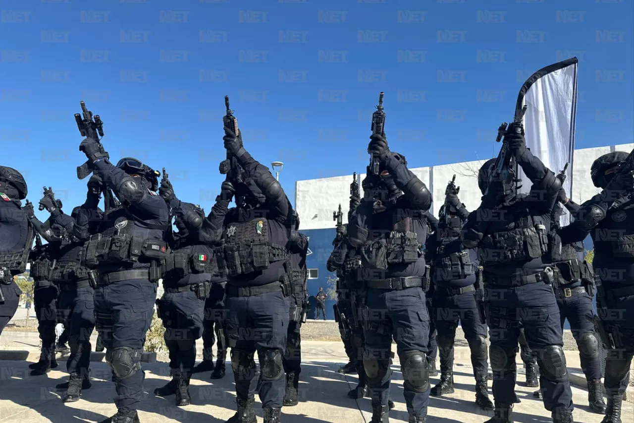 Fotos: Reconocen labor de policías con homenaje