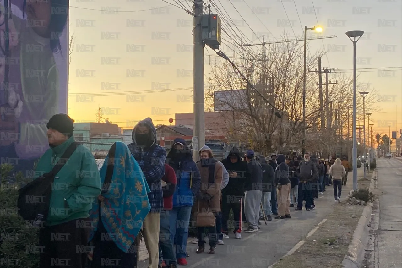 Desde anoche hacen juarenses fila pagar su predial