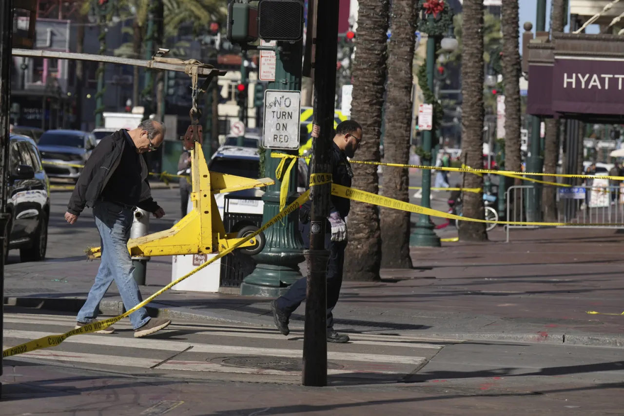 Conductor en ataque de Nueva Orleans actuó inspirado por Estado Islámico: FBI