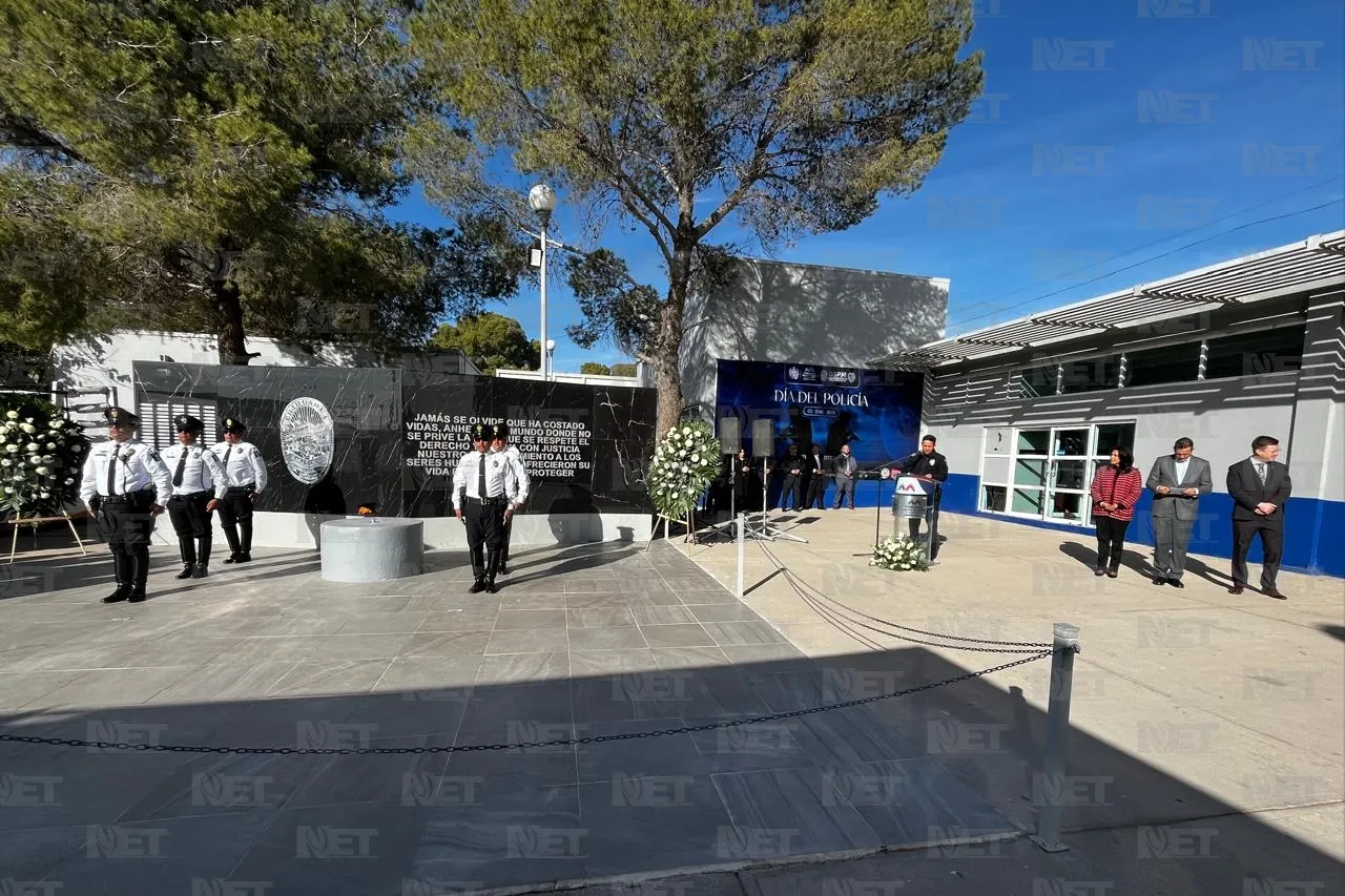 Ciudadanía en deuda con policías: Bonilla en homenaje a elementos caídos