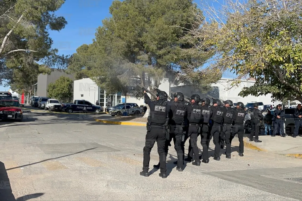 Ciudadanía en deuda con policías: Bonilla en homenaje a elementos caídos