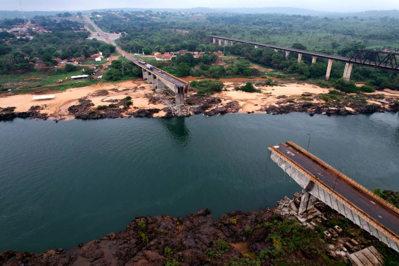 Hallan 13vo cuerpo tras colapso de puente en Brasil