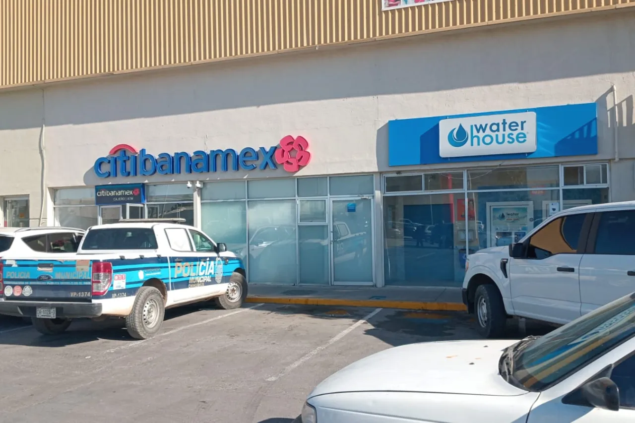 Roba banco en Chihuahua y escapa con botín