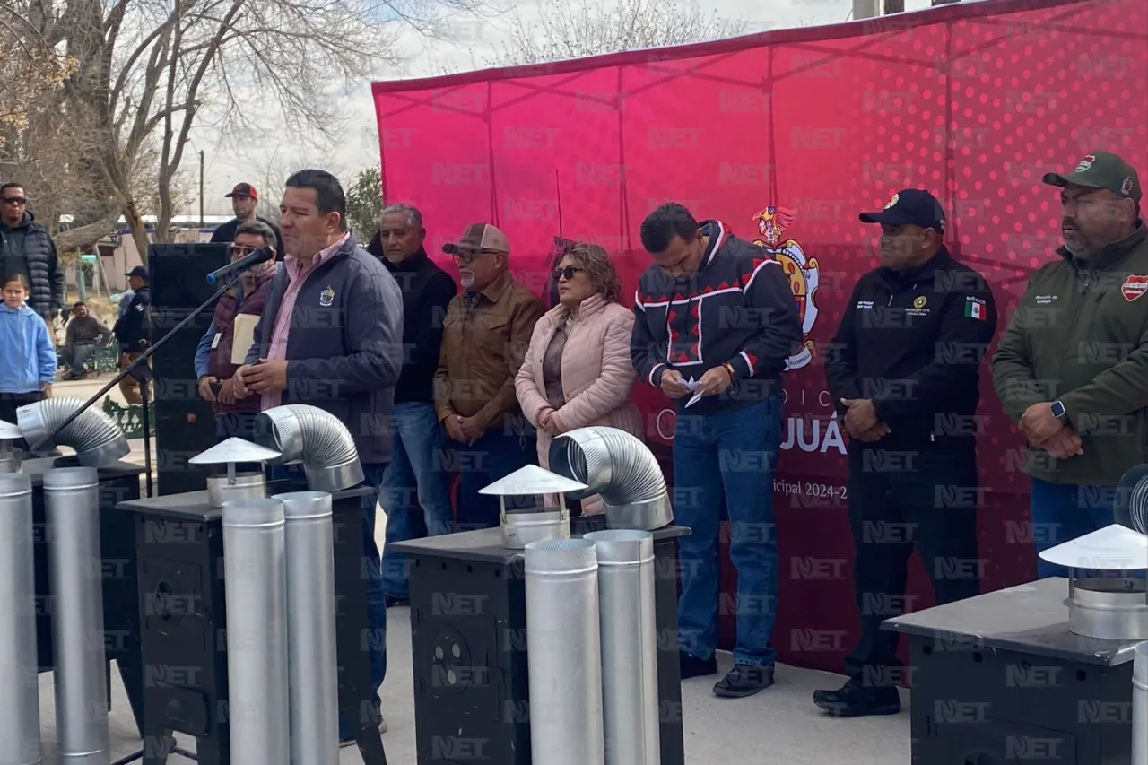 Llevan calentones de leña hasta pobladores de San Isidro