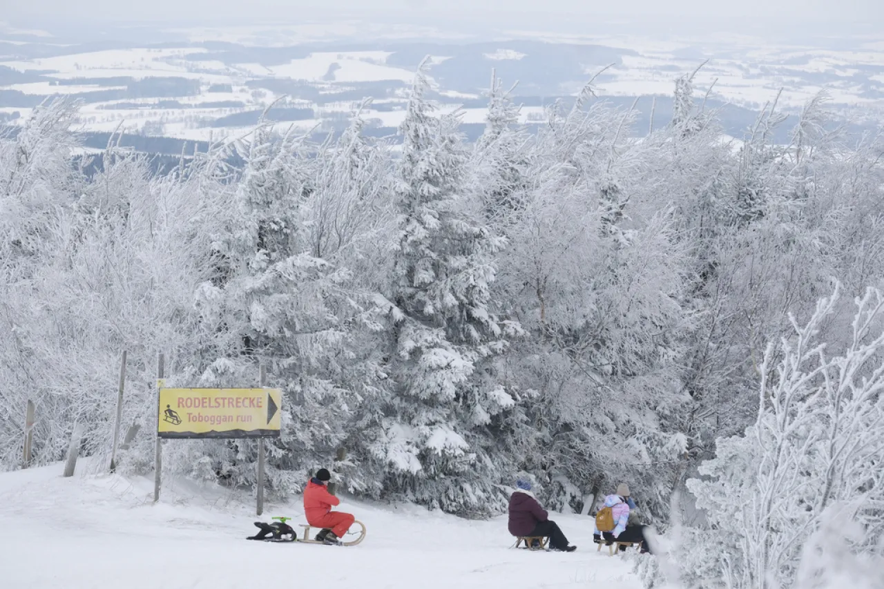 Fuertes nevadas causan interrupciones generalizadas en Reino Unido y Alemania