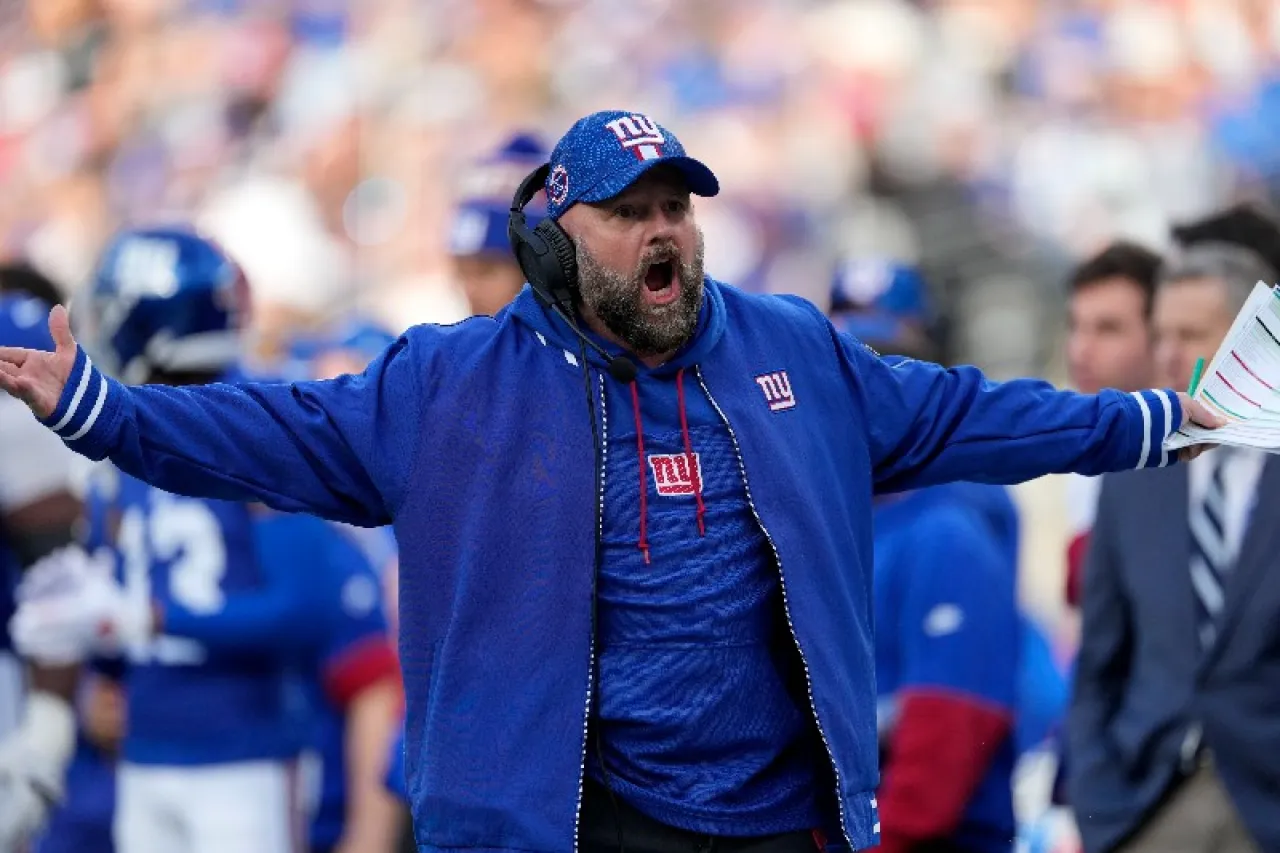 Intactos: Retienen Giants a su gerente general y Brian Daboll como head coach