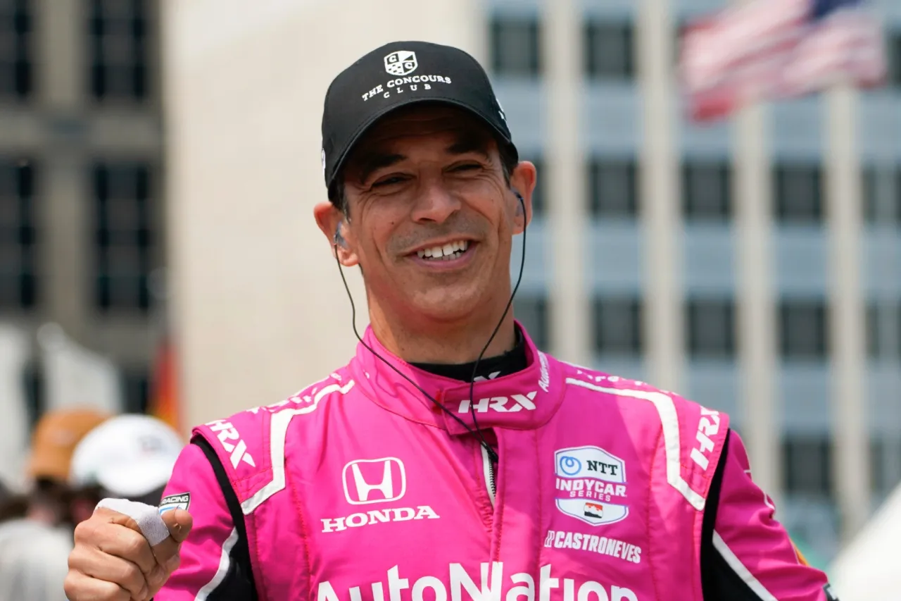 Castroneves intentará clasificarse para el Daytona 500 en su debut en Nascar