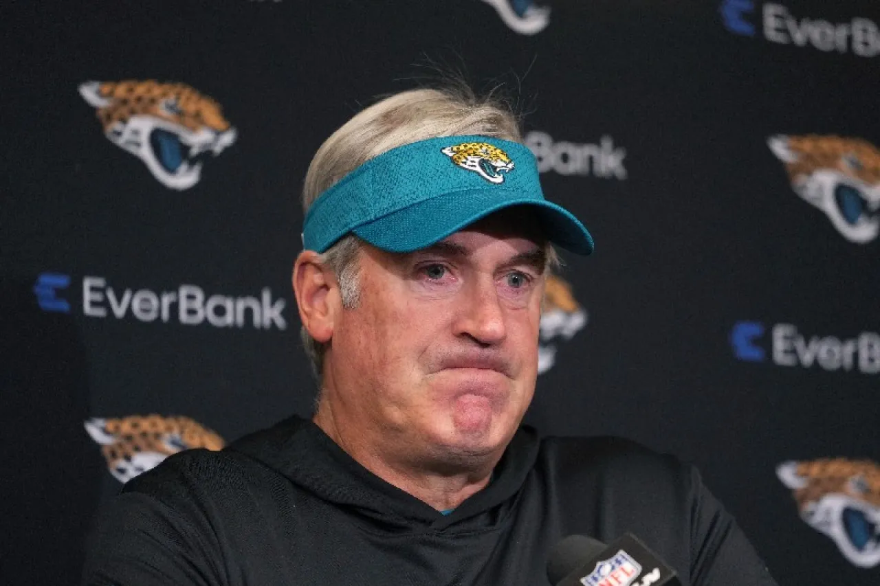 Despiden Jaguars a Doug Pederson