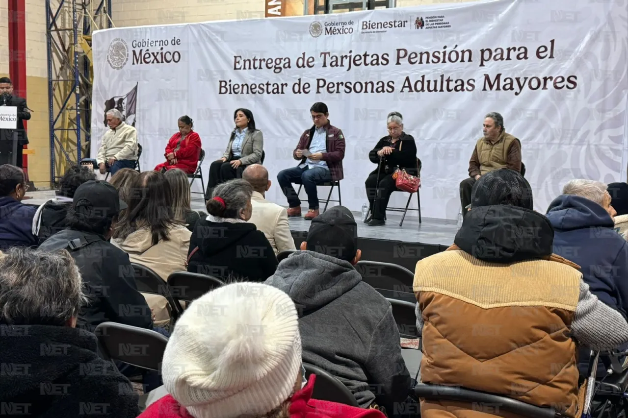 Entregan 300 tarjetas a Pensionados del Bienestar