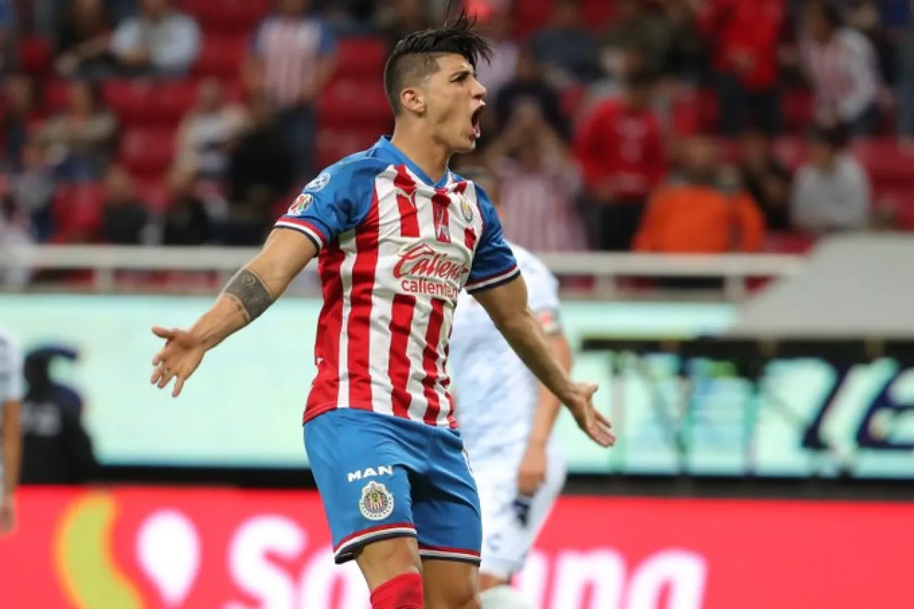 El veterano Alan Pulido regresa a Chivas