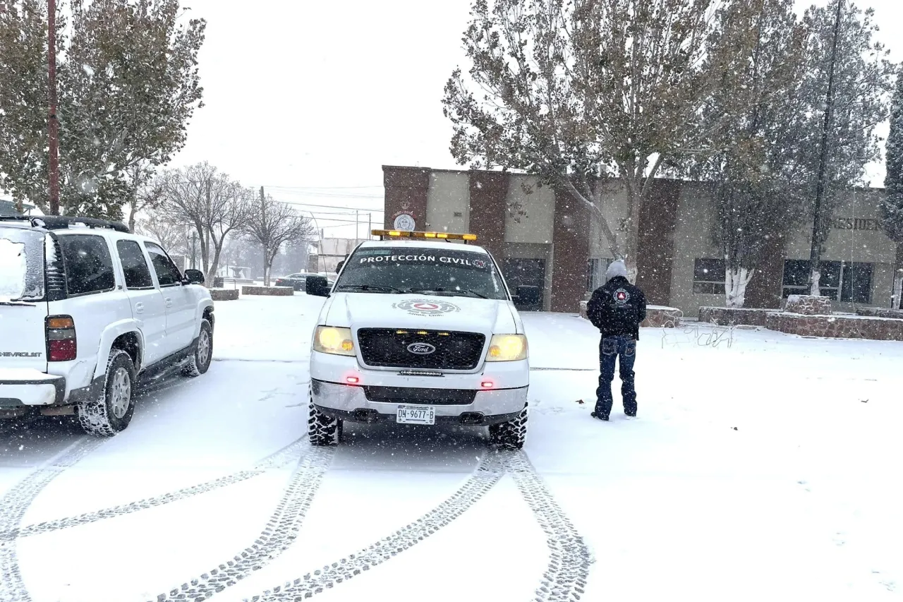 Janos se viste de blanco por fuerte nevada esta mañana