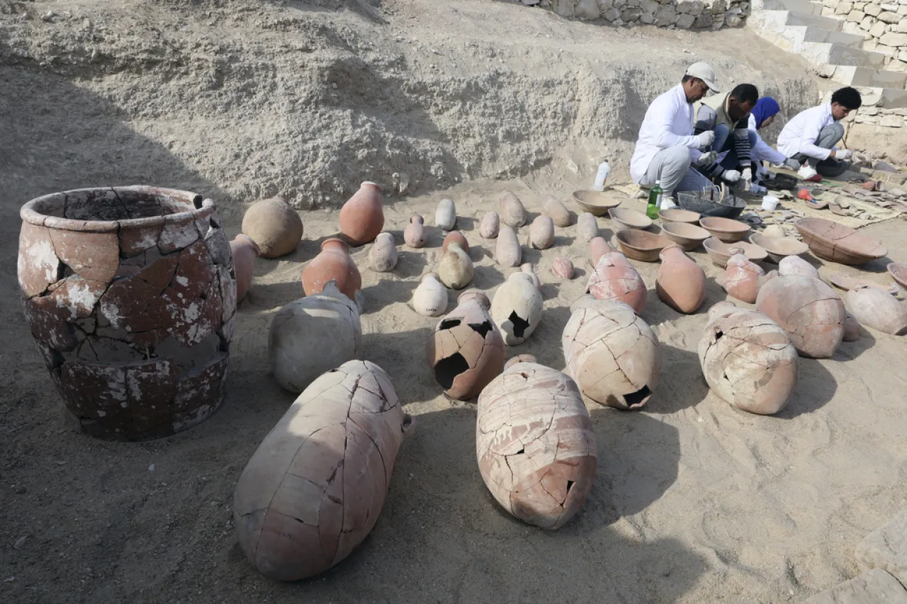 Egipto revela tumbas halladas en Luxor de hasta 3 mil 600 años de antigüedad