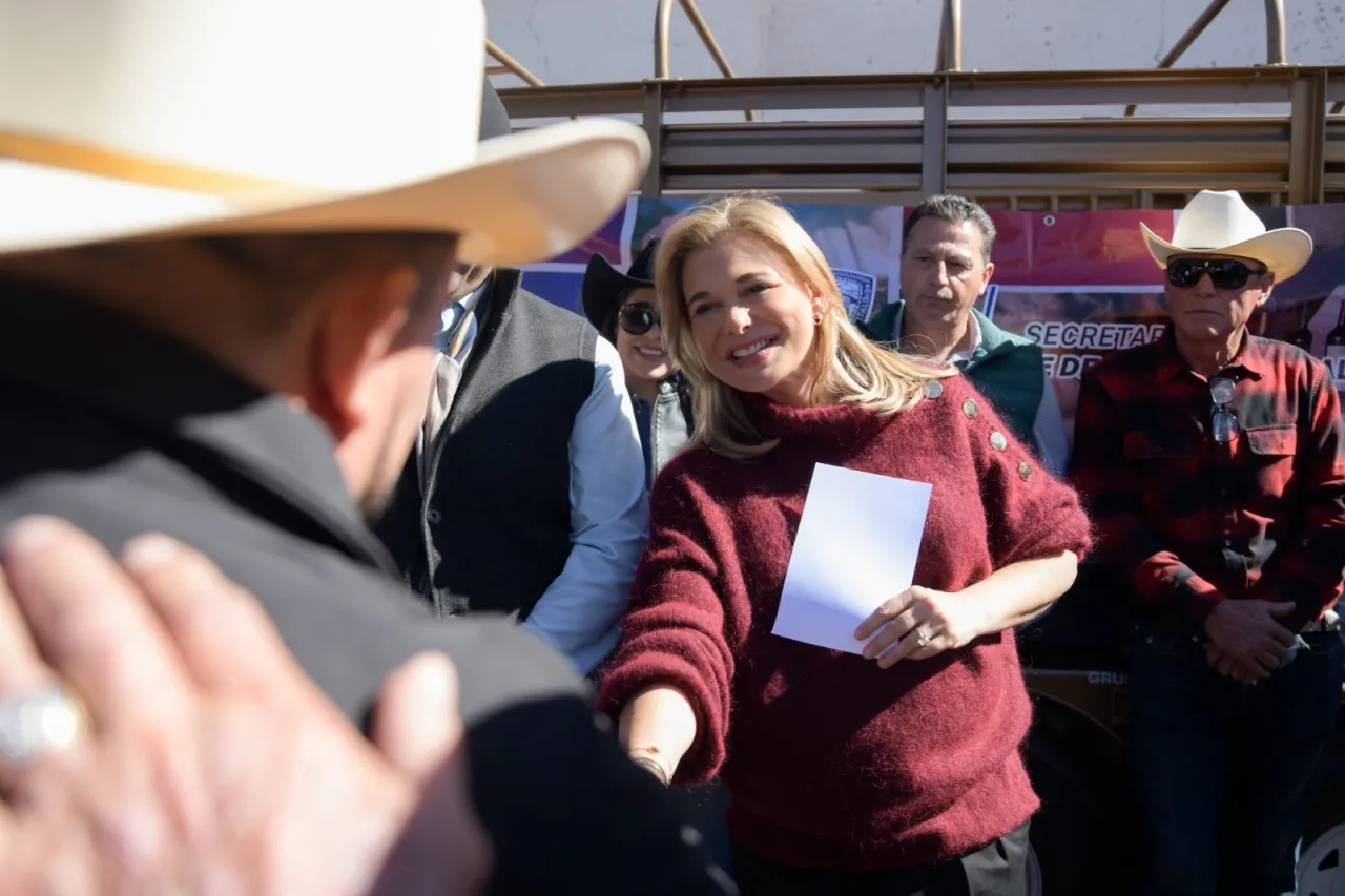 Ganaderos reconocen a Maru Campos como su aliada