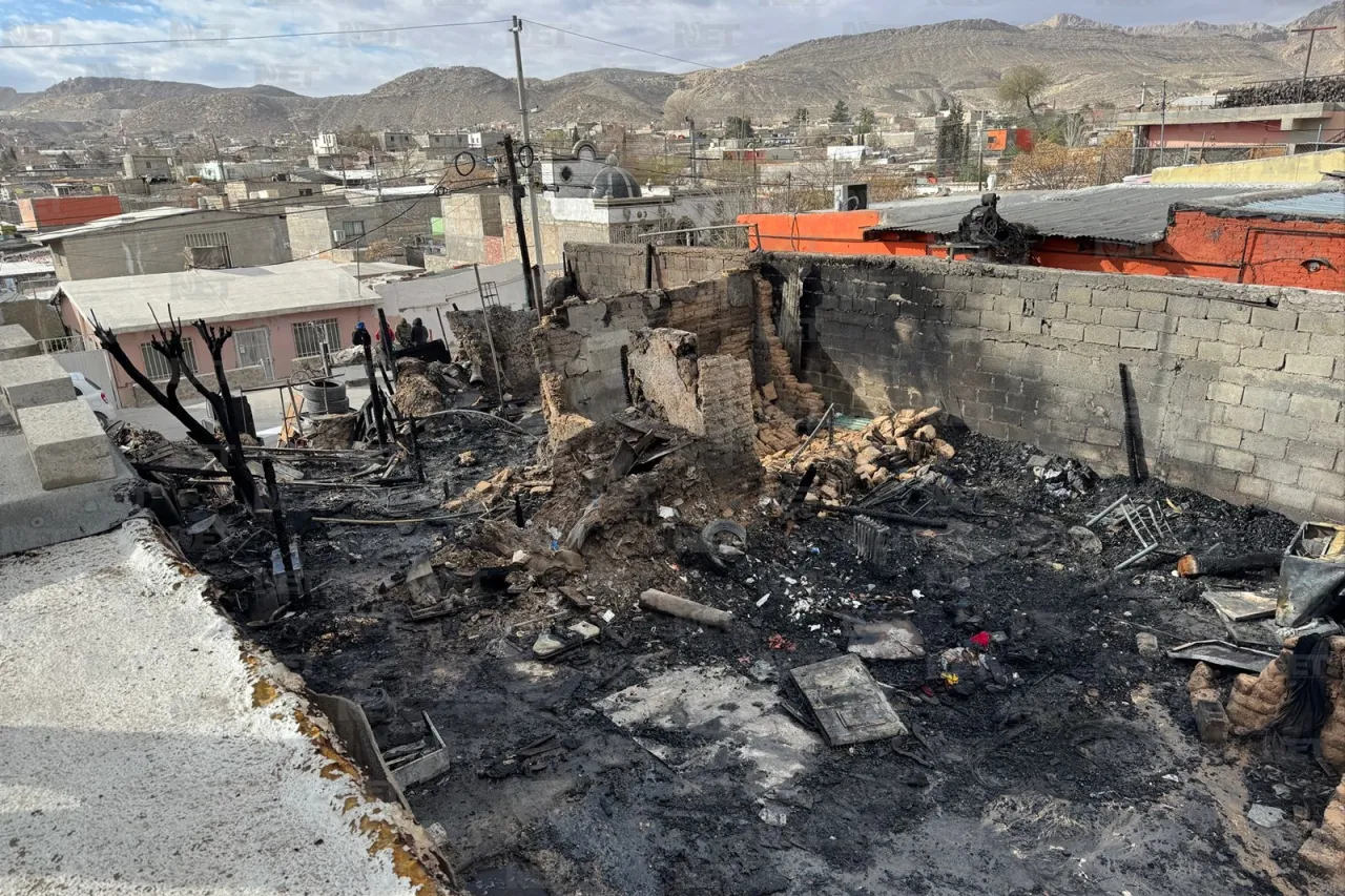 Incendio en colonia Ladrilleros y Caleros afecta tres viviendas