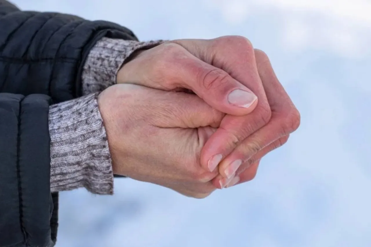 Cuida tus manos, la piel también sufre durante el invierno