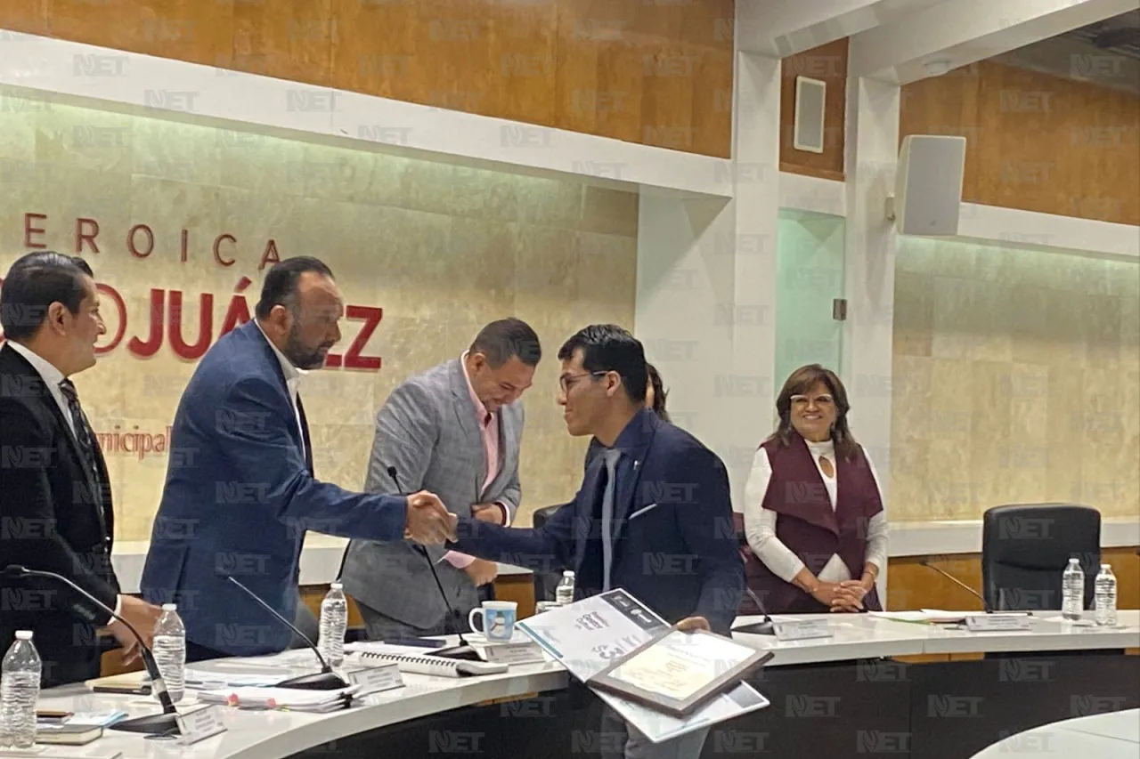 Galardonan a José Prieto y Joel Pérez por trayectoria artística y cultural